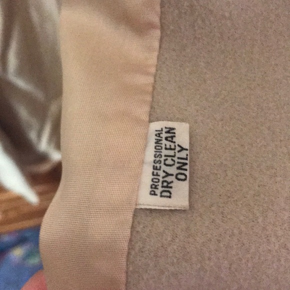 Late 70's VTG women's high fashion coat - Picture 7 of 8